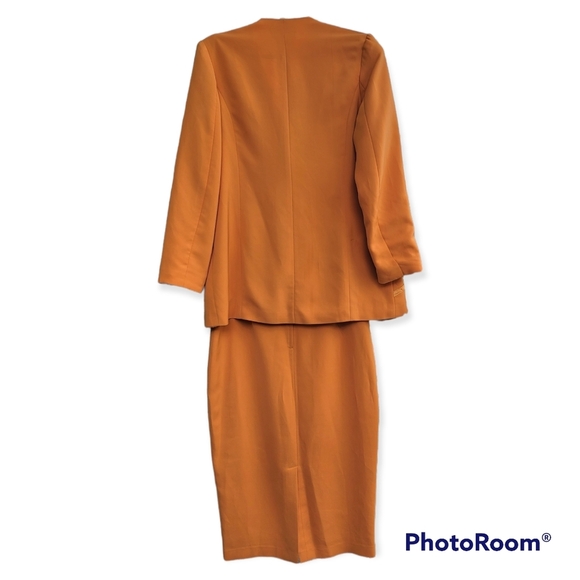 BMI STUDIO Women's 2PC Skirt Suit Crystal EMBELLISHED Long Sleeve Size 10 Golden - Picture 4 of 5